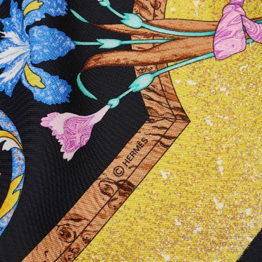 Hermès Vintage Pre-owned Wool scarves Black Dames