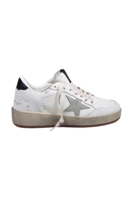 sneakers-en-cuir-brillant-avec-etoile