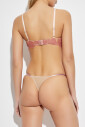 string-en-dentelle