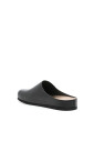 chaussure-noire-a-semelle-plate-en-caoutchouc