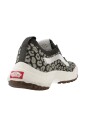 stilfulde-ultrarange-sneakers-til-udendors-eventyr