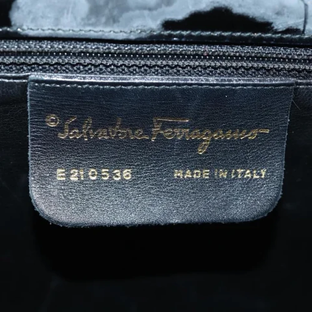 Salvatore Ferragamo Pre-owned Coated canvas handbags Black Dames