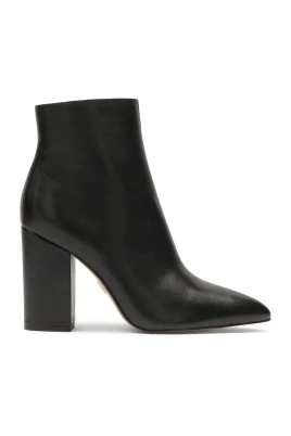 Stilettoskinnstövlar med matchande ovandel.Denna produkt är liten i storleken.
