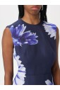 robe-midi-bleue-a-fleurs-avec-fentes