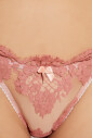 string-en-dentelle
