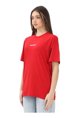t-shirt-rouge-a-manches-courtes-et-logo-imprime