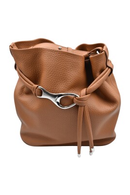 brown-leather-shoulder-bag