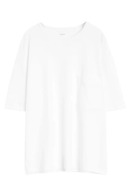 white-t-shirt-box-fit-casual-style