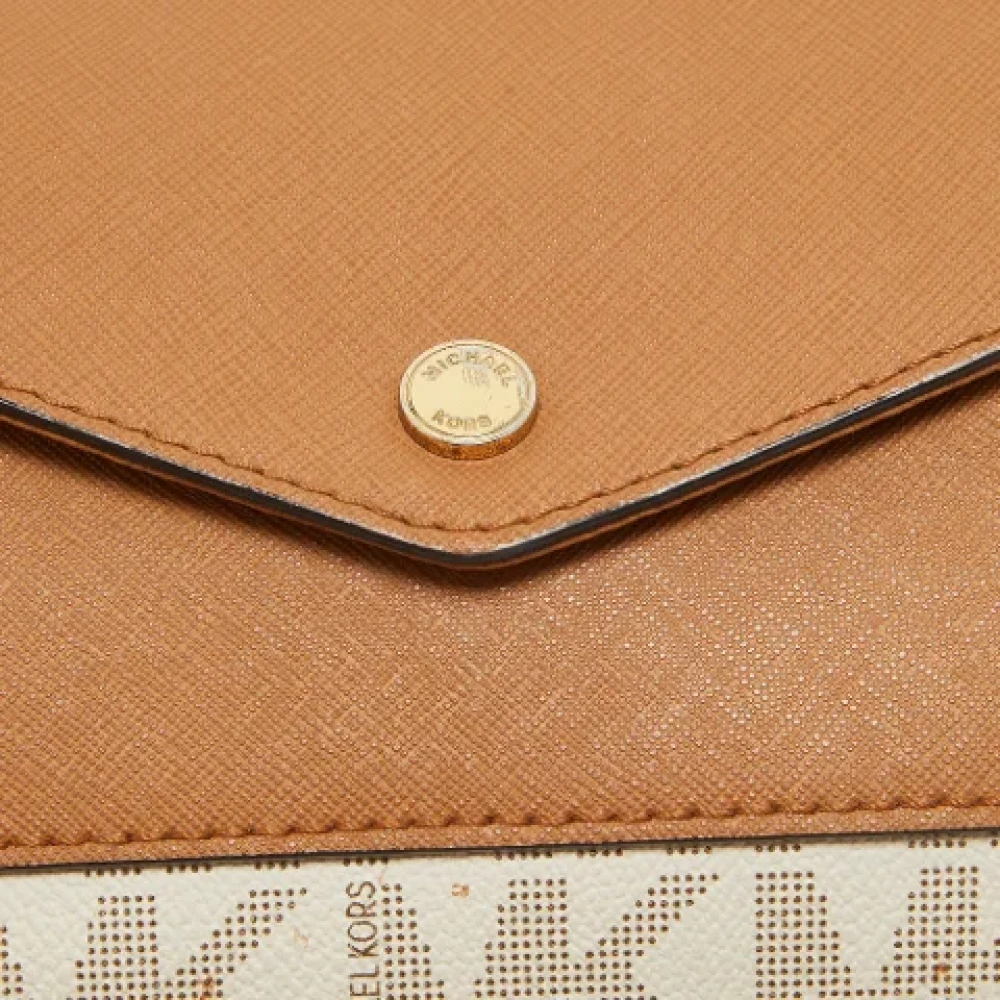 Michael Kors Pre-owned Coated canvas shoulder-bags Beige Dames