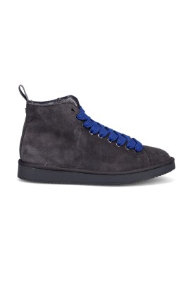 grey-laced-shoes-casual-style