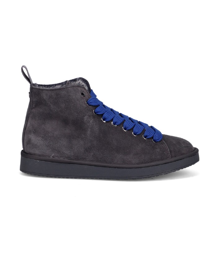 chaussures-grises-a-lacets-style-decontracte