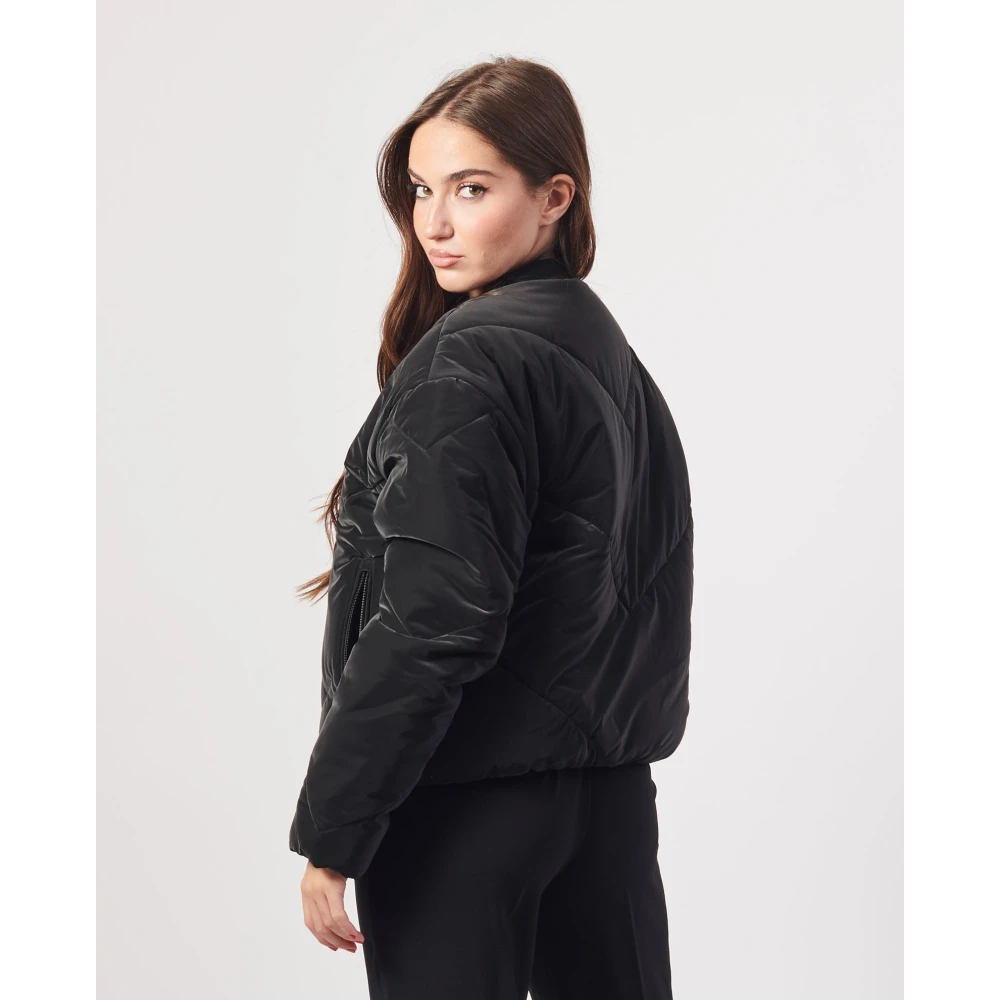 Emporio Armani Zwarte gewatteerde jas met logo Black Dames