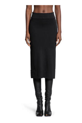 black-high-waisted-skirt-with-slits