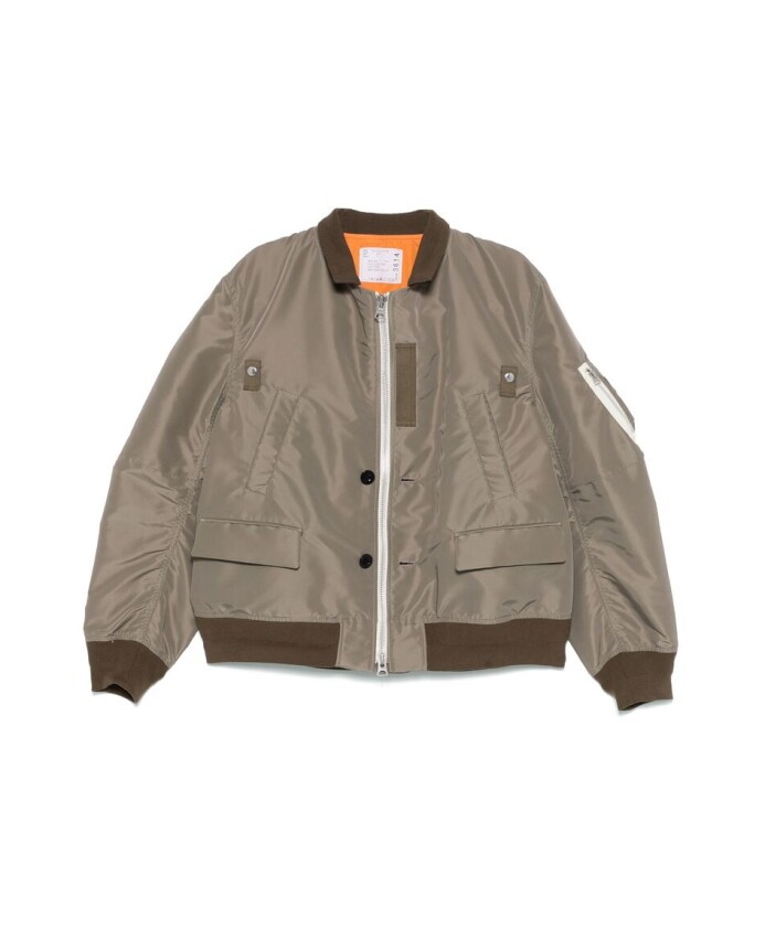 veste-utilitaire-verte-avec-poches-multiples