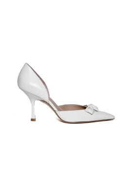 escarpins-a-talons-chatons-et-bout-pointu