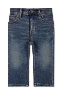 845296001-jeans