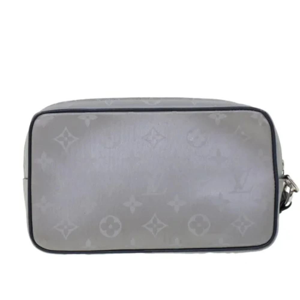Louis Vuitton Vintage Pre-owned Fabric clutches Gray Dames