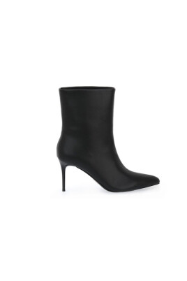 sophisticated-leather-womens-boot-lyricals-black