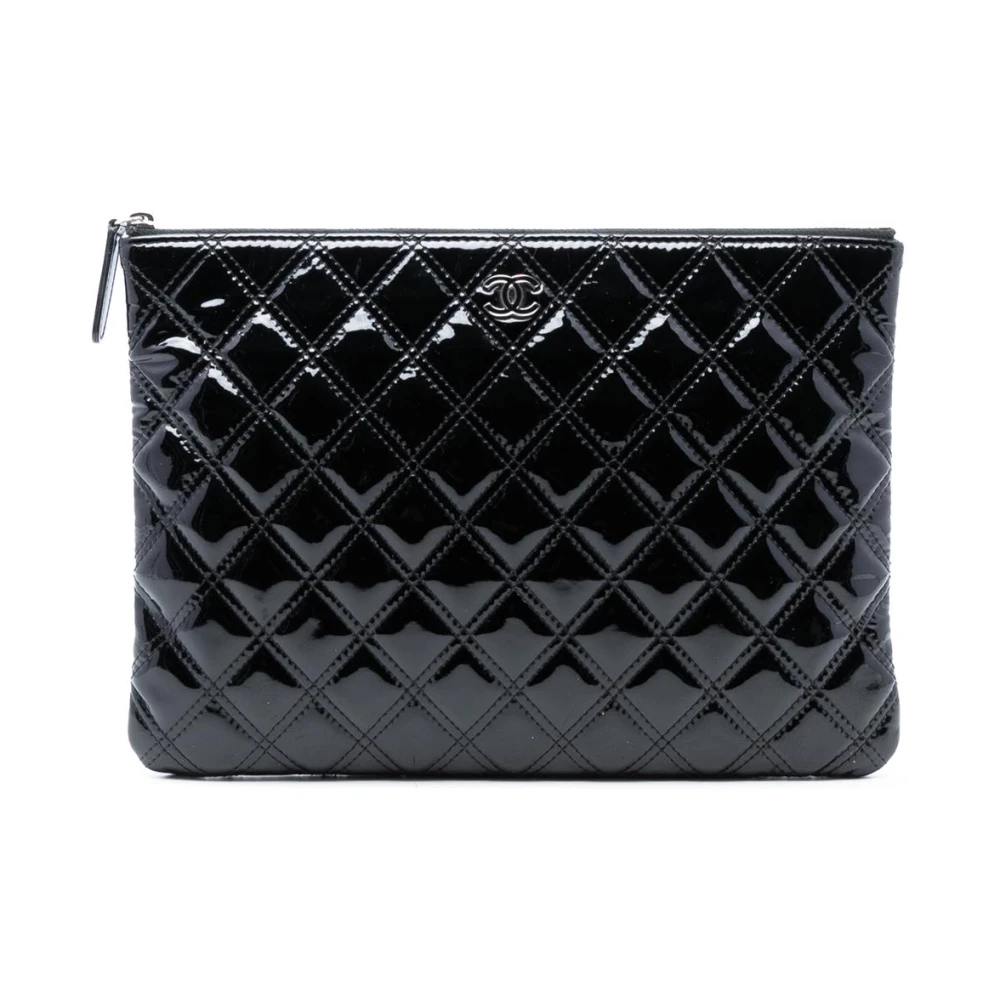 Chanel Vintage Women's Black Pre-Owned Quilted Clutch
