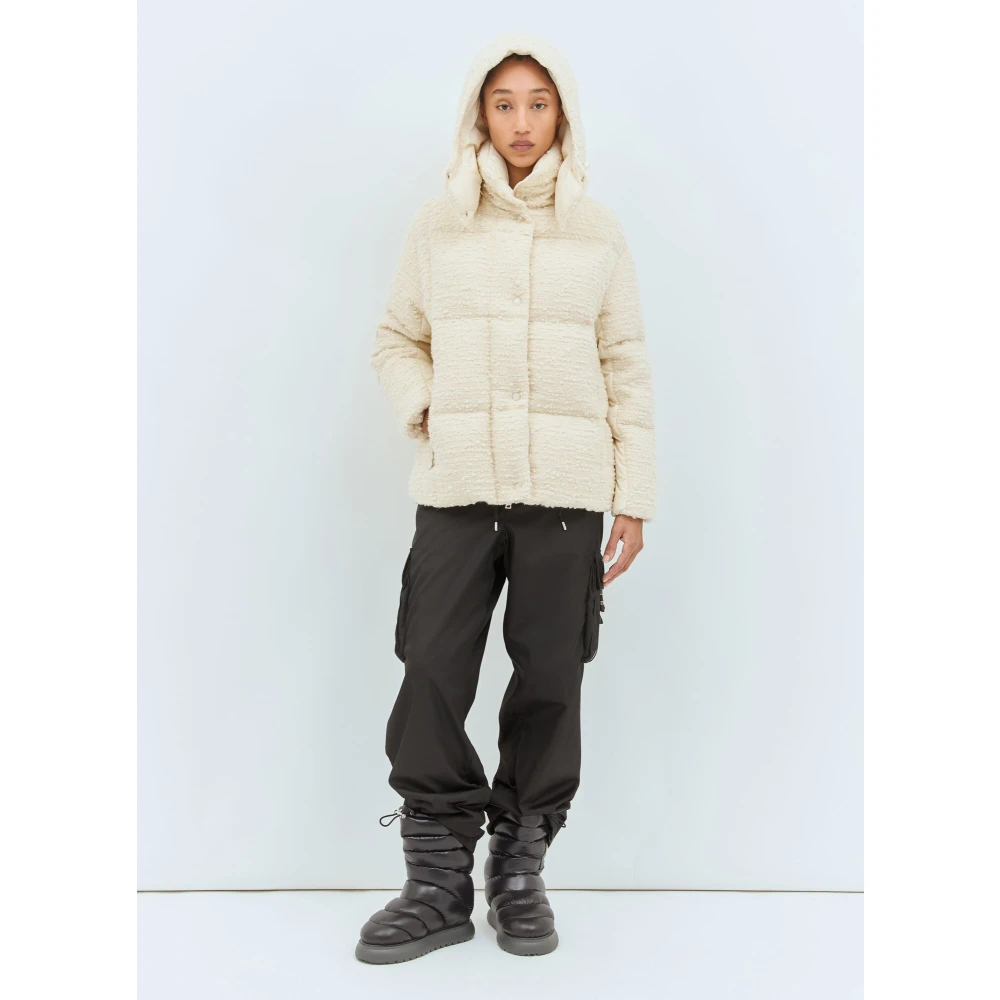 Moncler Gewatteerde Tweed Donsjas met Capuchon Beige Dames