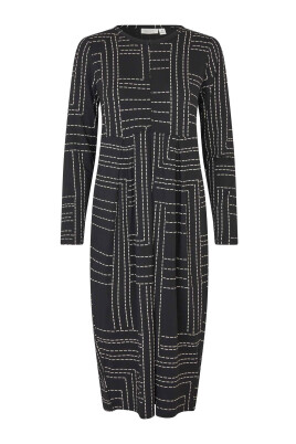 elegant-black-dress-with-boat-neck