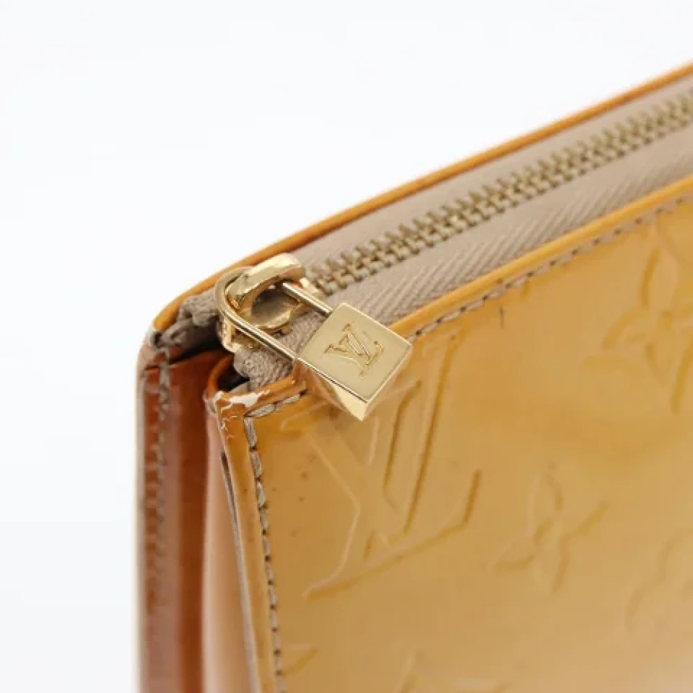 Louis Vuitton Vintage Pre-owned Fabric clutches Beige Dames