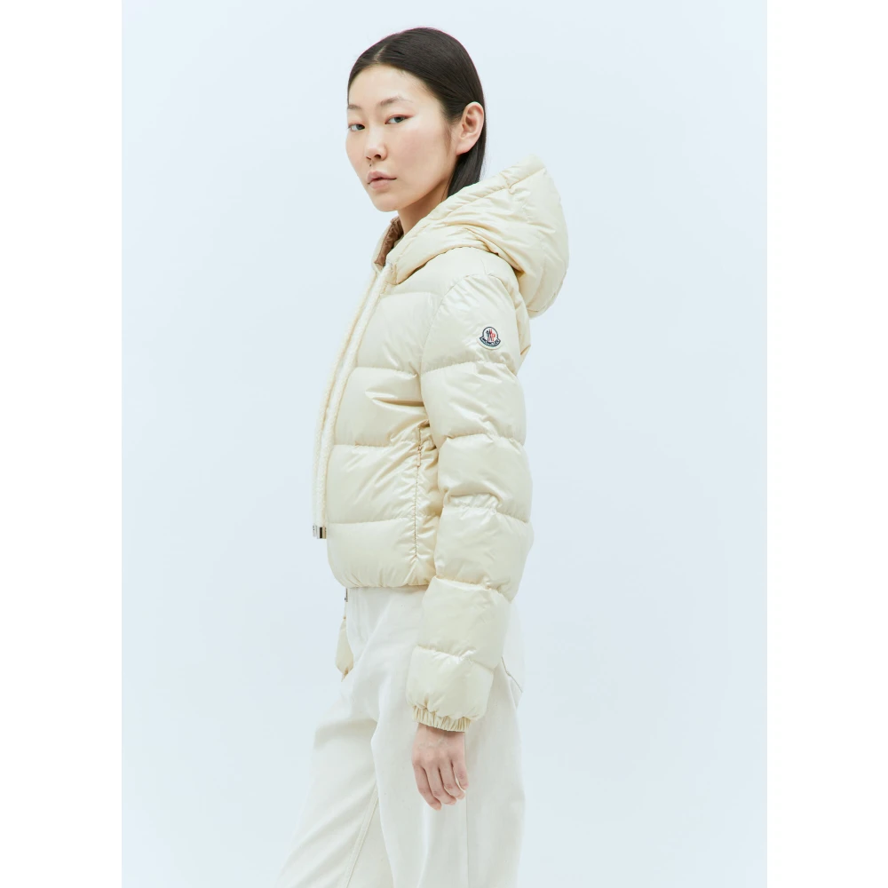 Moncler Gewatteerde Nylon Donsjas met Capuchon Beige Dames