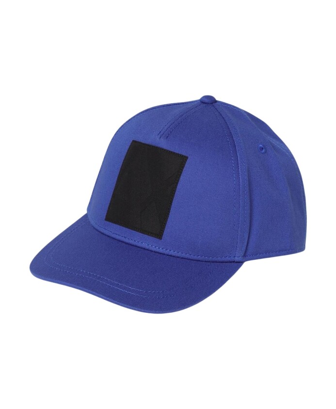 casquette-de-baseball-bleue-patch-accessoire-elegant