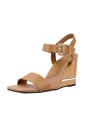 sandales-compensees-a-details-metalliques