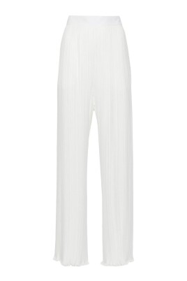 white-pleated-trousers-with-side-pockets