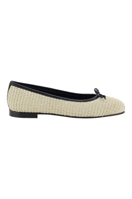 beige-ballerina-flats-elegant-slip-on-design