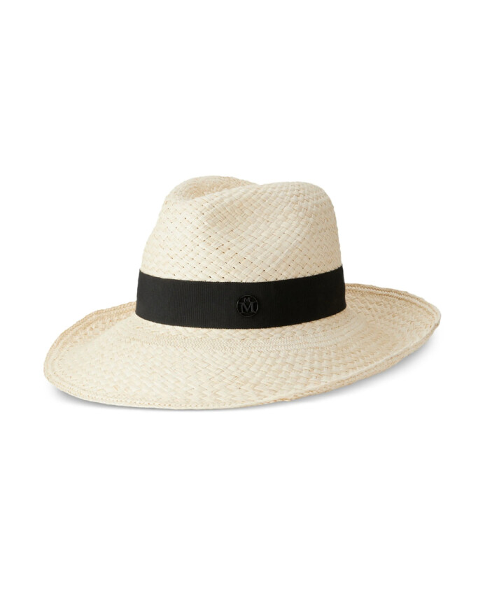 chapeau-en-paille-beige-a-large-bord