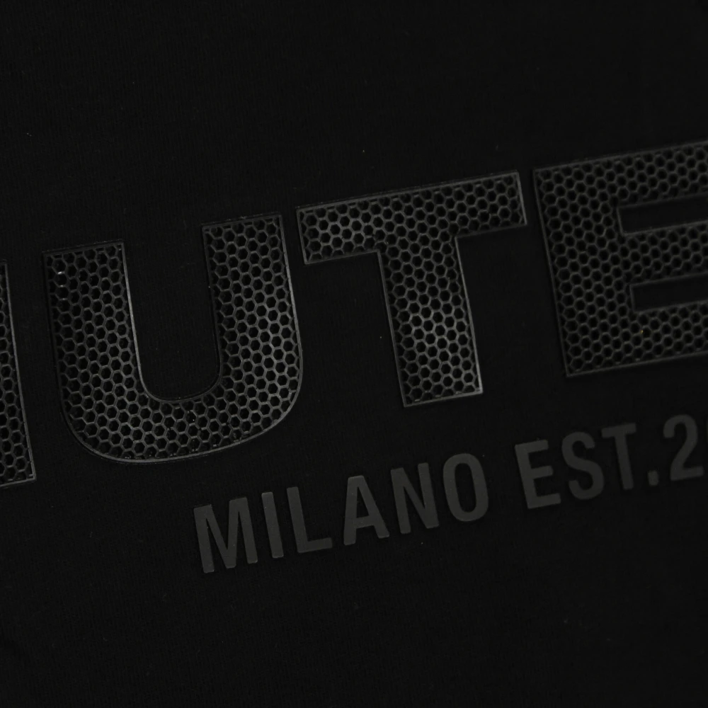 Iuter Zwart 2002 Est Tee Korte Mouw Black Heren