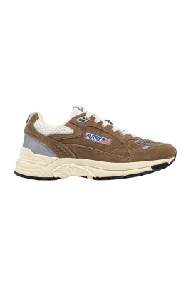 chaussures-plates-marron-pour-femmes