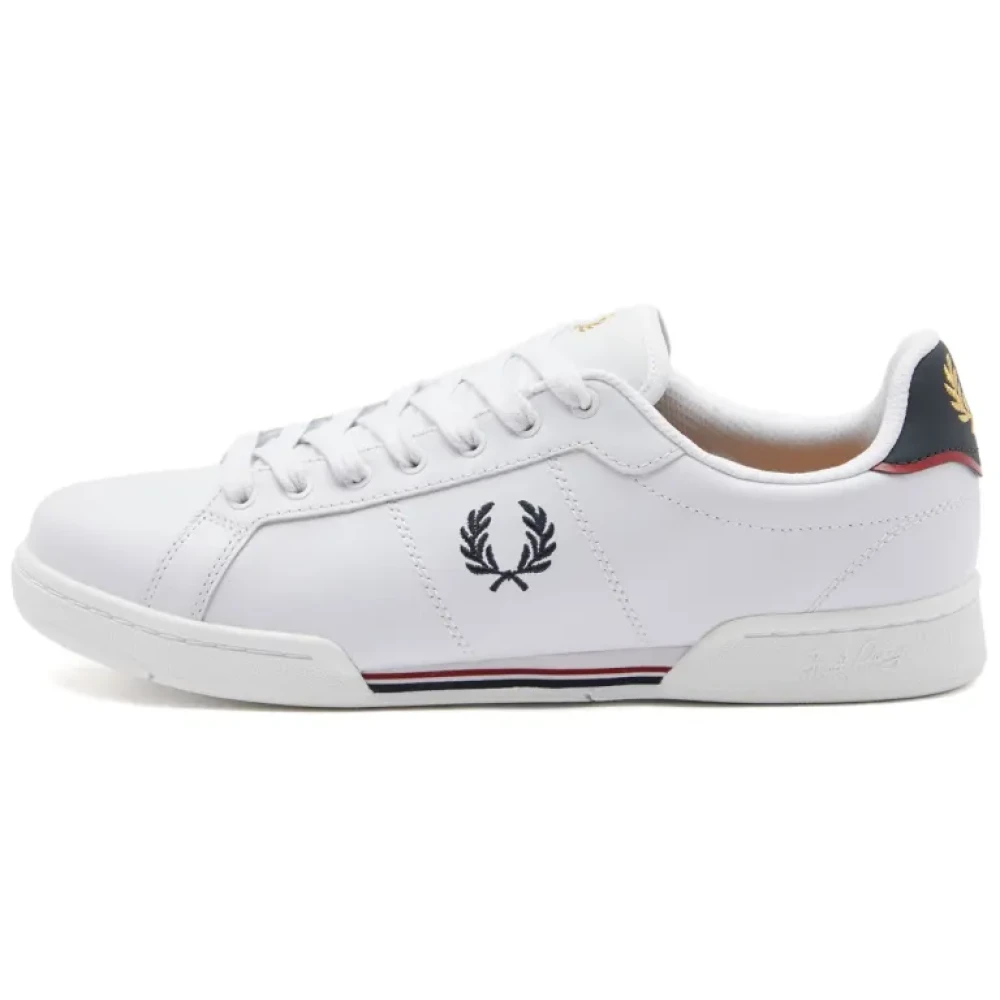 Fred Perry Leren tennissneaker met contrasterende hiel en bies Heren Schoenen Wit