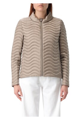 stylish-winter-jacket-for-women