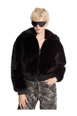 robe-en-polyester-noir-style-elegant