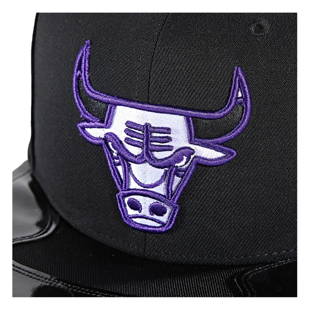 Mitchell & Ness Stierenpet Black Heren