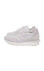 linnen-en-suede-sneakers-voor-de-zomer