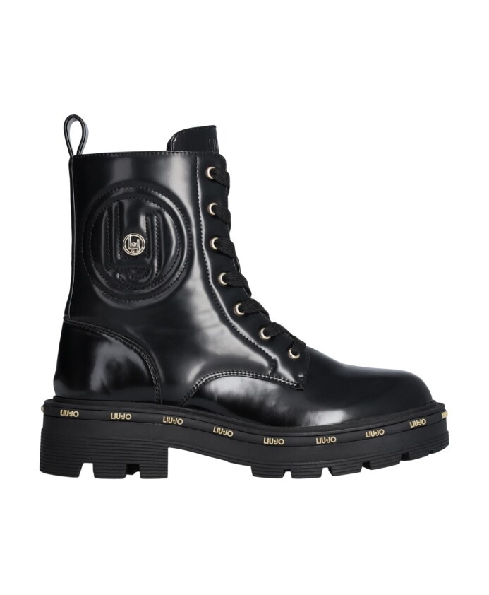 timeless-black-boots-for-women