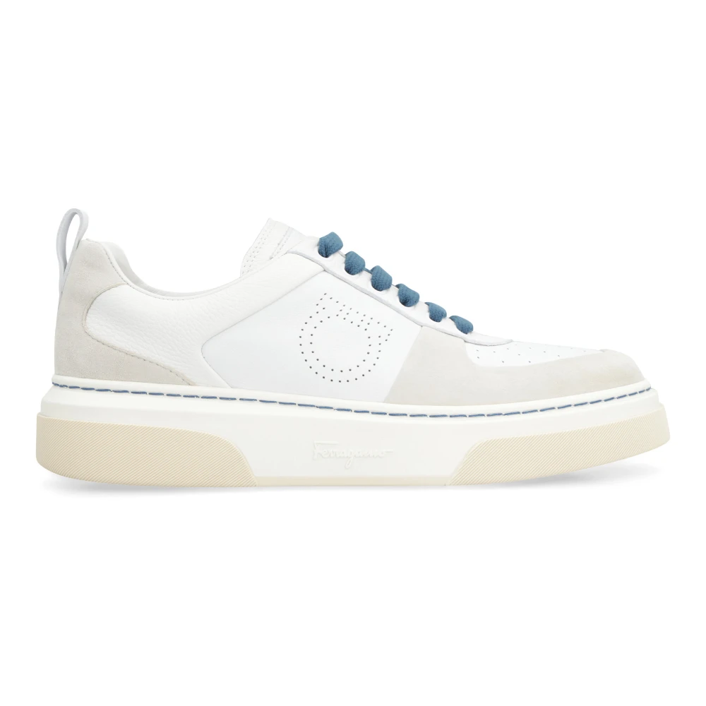 Ferragamo Lage sneakers met suède inzetstukken Dames Schoenen Wit