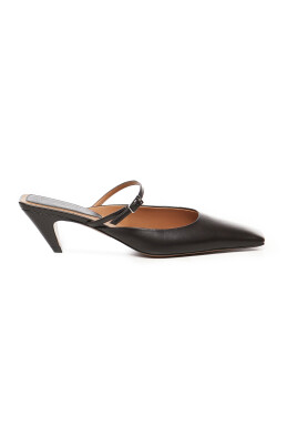 svarta-sandaler-med-justerbar-spanne-stangning