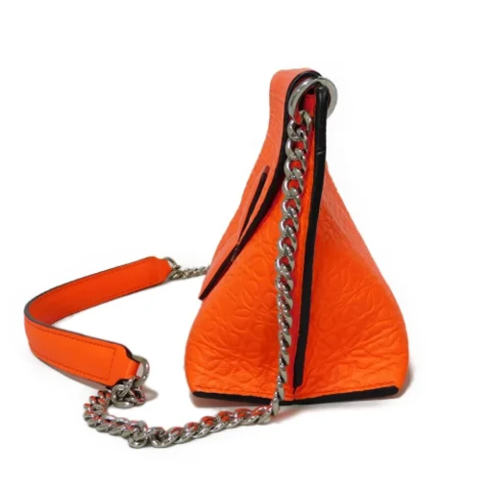 Loewe Pre-owned Leather shoulder-bags Orange Dames
