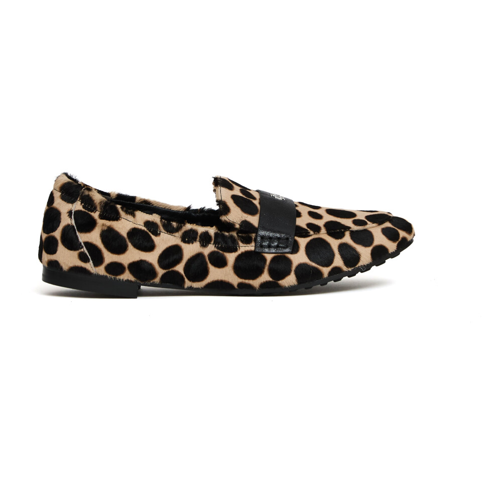 Shop shoes from Tory Burch on Miinto