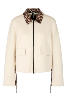 beige-jackets-for-stylish-look
