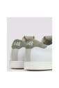 sneakers-blanches-en-cuir-avec-details-en-daim