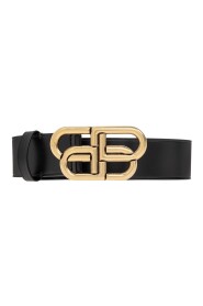 Leather belt with logo