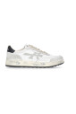 white-leather-sneakers-with-logo-details