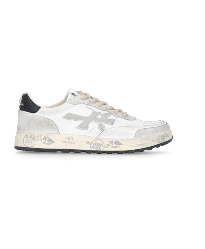 white-leather-sneakers-with-logo-details