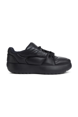 sneakers-noires-matelassees-en-cuir